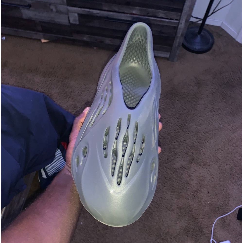 Carbon Foam Runner